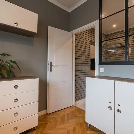 Main Street Apartment *