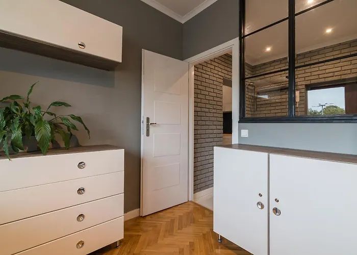 Main Street Apartment *